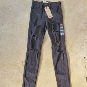 NWT Women's Levi jeans